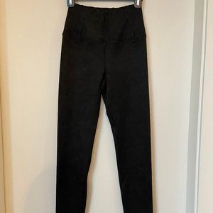 Aritzia Wilfred Free Daria leggings suede